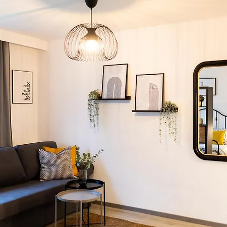 Geraeumige Ferienwohnung, 4 Schlafzimmer, Gute Anbindung, Ruhig, Recklinghausen