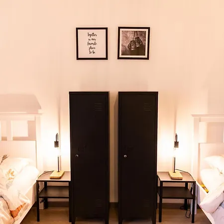 Geraeumige Ferienwohnung, 4 Schlafzimmer, Gute Anbindung, Ruhig, Apartment